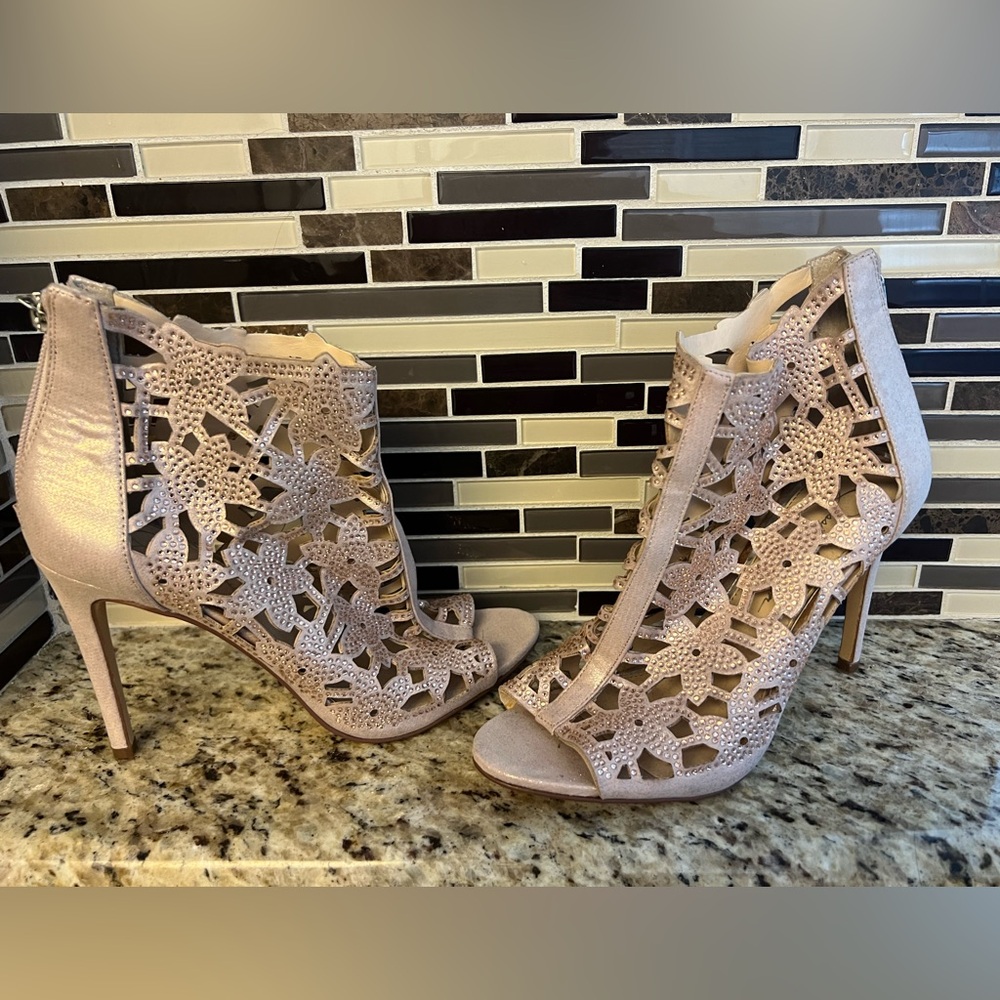Gessina Embellished Peep-Toe Sandals✨NEW✨